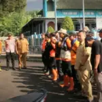Tim SAR gabungan lakukan pencarian warga Kuningan yang hilang sejak hari minggu lalu.